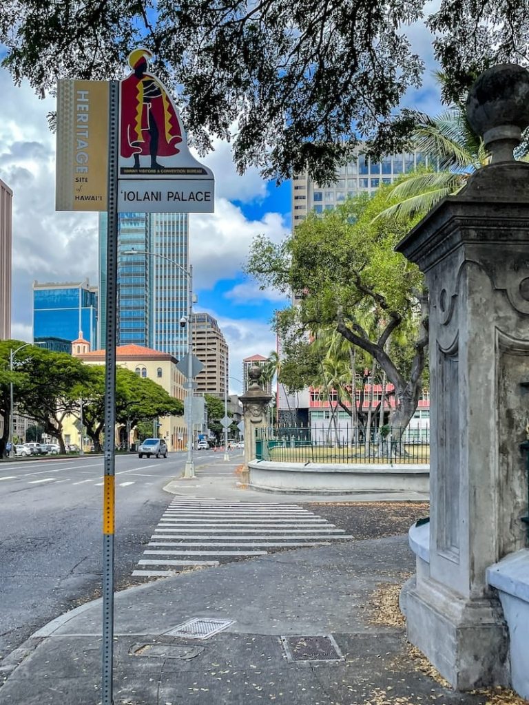 Getting to the Iolani Palace is very easy